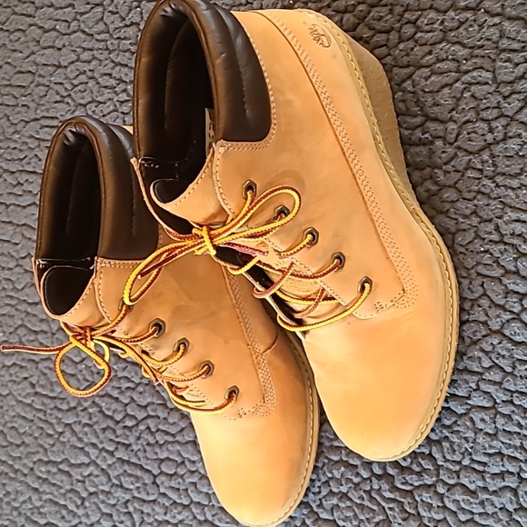 Timberland Shoes - Timberland tan wedge booties